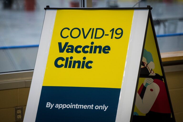 Coronavirus: Walk-in vaccine hopefuls leading to crowds outside Ottawa clinics