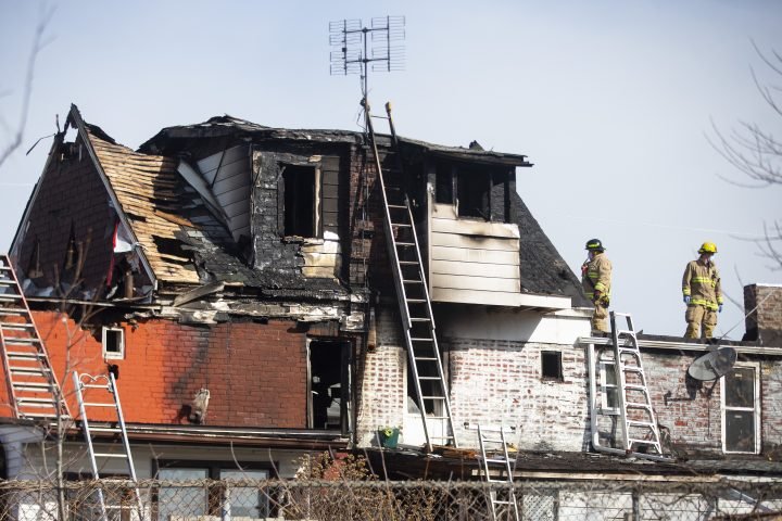 Oshawa man narrowly saves his life by smashing through bathroom window to escape fire