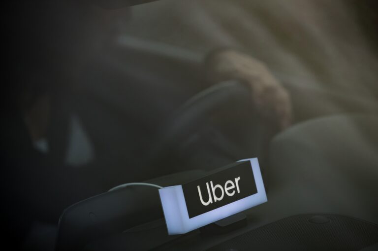 Uber Canada proposes changes to labour laws to provide workers with some benefits