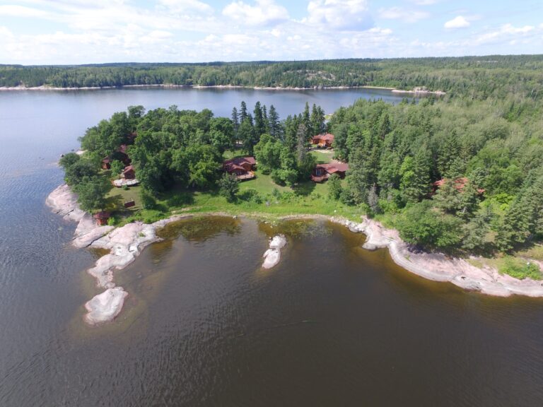 Manitoba’s tourism industry in limbo with second season in jeopardy
