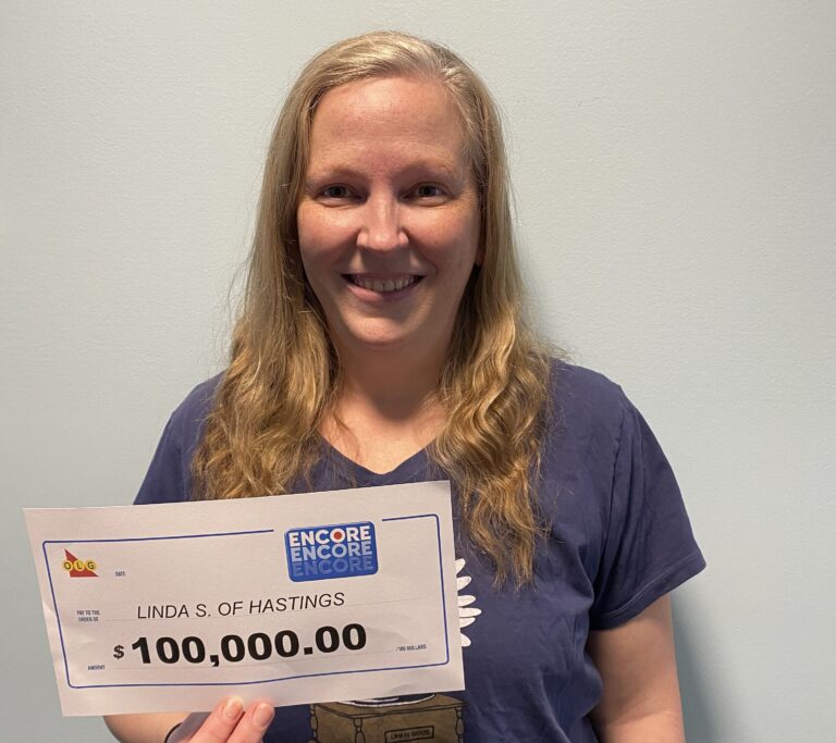 Hastings, Ont., woman wins $100,000 on lottery ticket