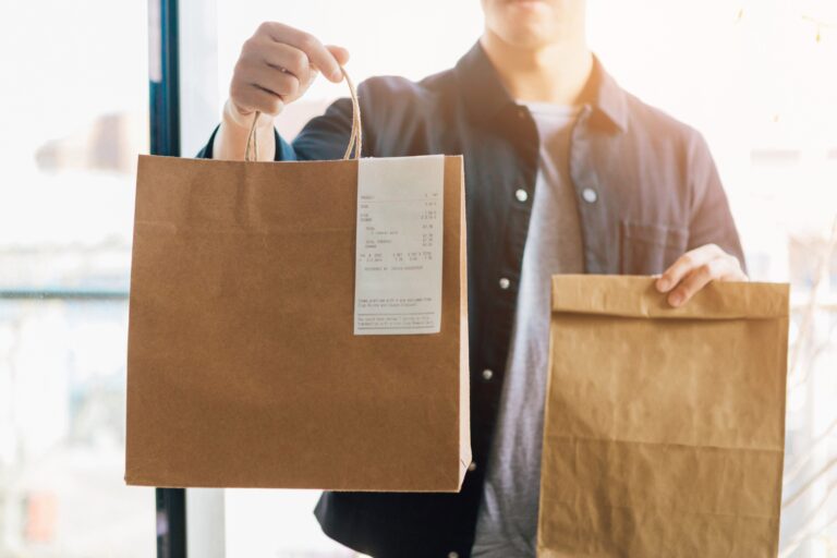 Pandemic relief: Quebec tables bill to cap fees 3rd-party delivery apps can charge restaurants