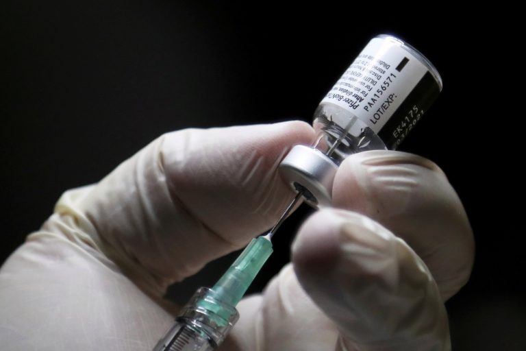 City apologizes for hotline outages during update on Hamilton’s vaccine rollout
