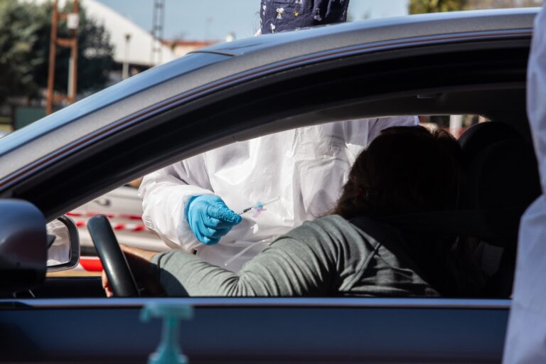 Early data shows single COVID-19 shot remarkably effective: researchers