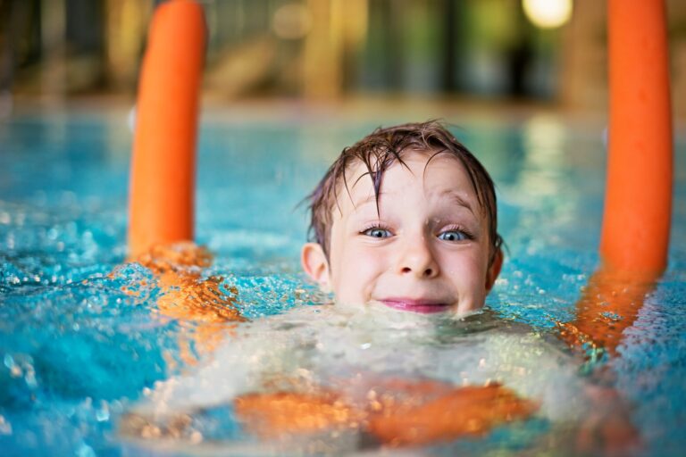 City of Winnipeg to reopen indoor pools, offer spring programming