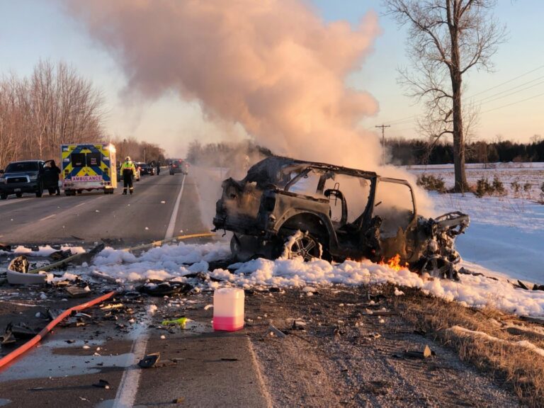 Head-on crash sends both drivers to hospital with serious injuries: OPP