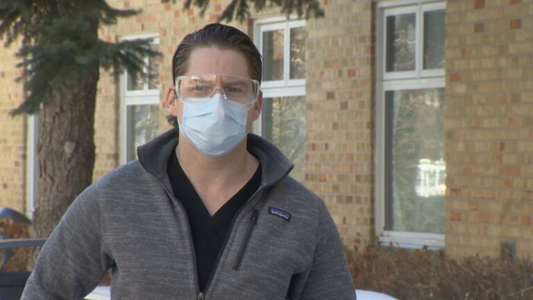 Fear, dread, helplessness: Winnipeg critical care doctor reflects on year of COVID-19