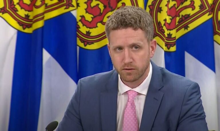 Amherst mayor says Nova Scotia, New Brunswick border ‘not open’ unless both sides on board