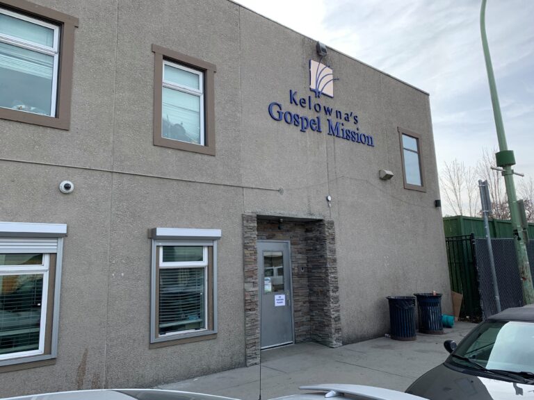 Vaccine rollout begins among Kelowna homeless population