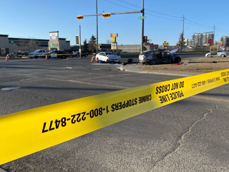 Crash involving children shuts down portion of Calgary’s Macleod Trail
