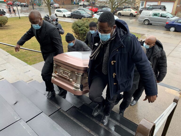 Funeral held for Quebec woman who pleaded for help from Charles-Le Moyne Hospital