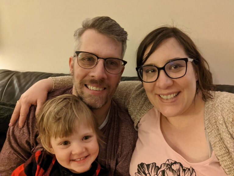 Alberta mother fighting aggressive cancer while pregnant