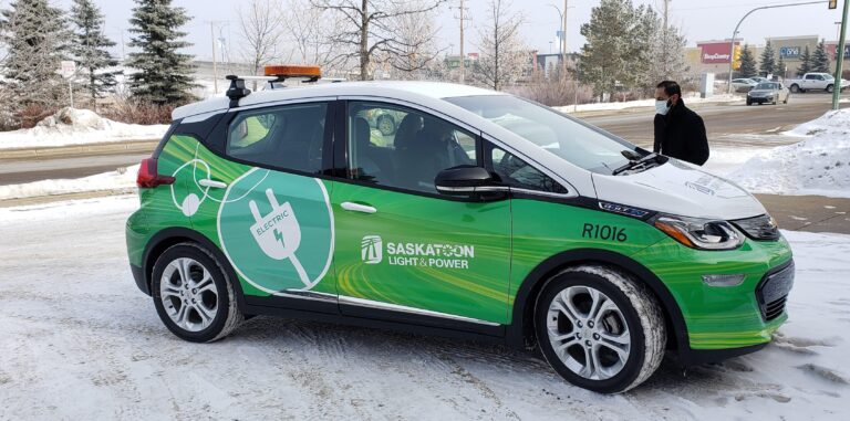 City of Saskatoon leases 4 electric vehicles to study cost savings, emissions