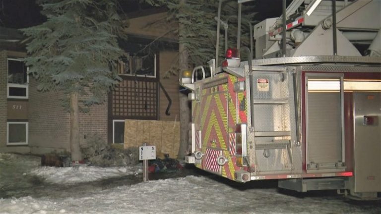 Calgary firefighters take on large flames, thick smoke at Woodlands fire