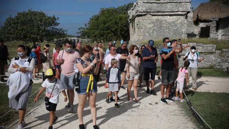 Mexico complains of mask-less tourists, closes ruin site
