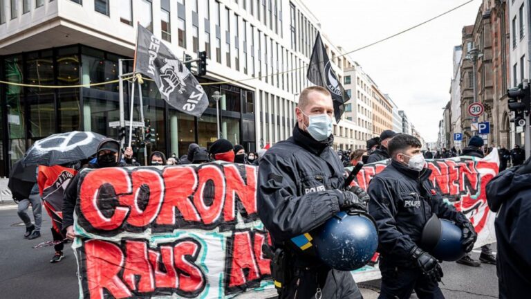 Germany: police clash with protesters against virus measures