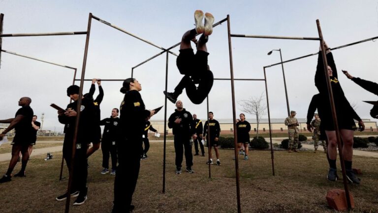 Army revamps fitness exam, kicks out leg tuck test many fail