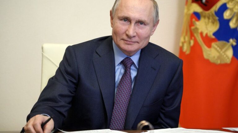 Putin’s COVID-19 vaccination to be kept out of public eye