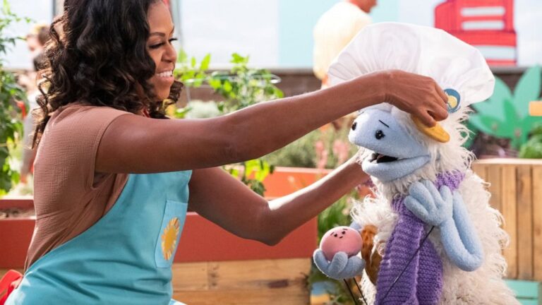 Michelle Obama aims to give a million meals in new campaign