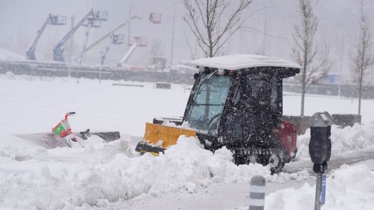 Denver’s airport closed for second day after winter storm