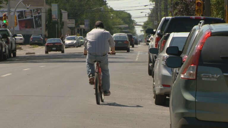 Regina city council considering fines for drivers passing cyclists at high speeds