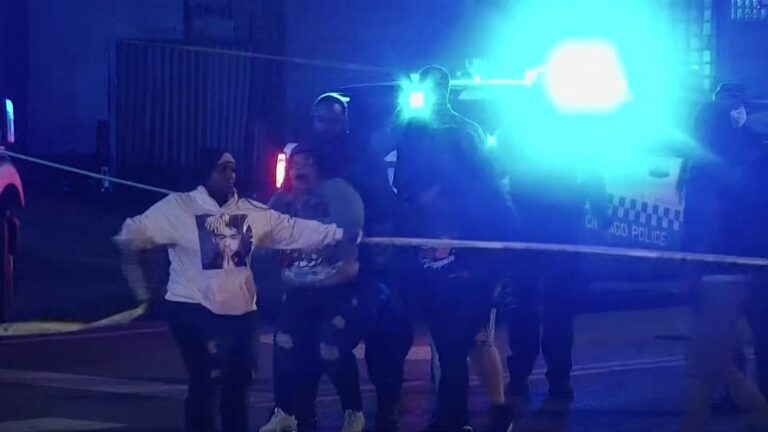 2 dead, 13 injured in shooting at party in Chicago