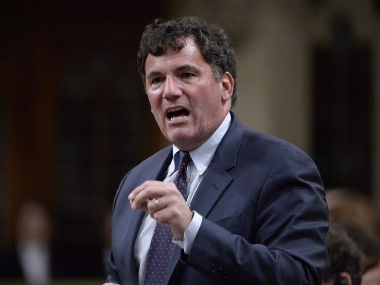 Liberals re-establish panel to help choose next governor general