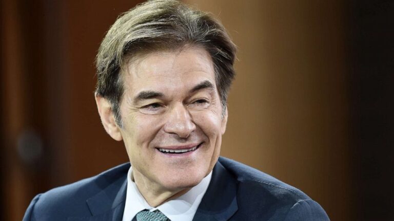 Dr. Oz helps save man who collapsed at Newark Liberty International Airport
