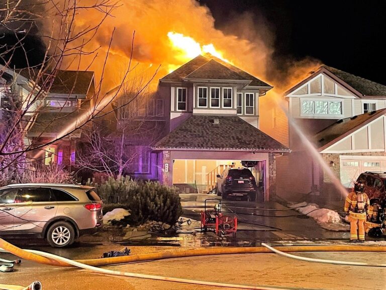 Large fire destroys southwest Edmonton house