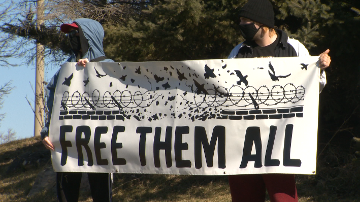 ‘Folks are dying’: Community rallies for depopulation of Ontario jails after COVID-19 outbreaks