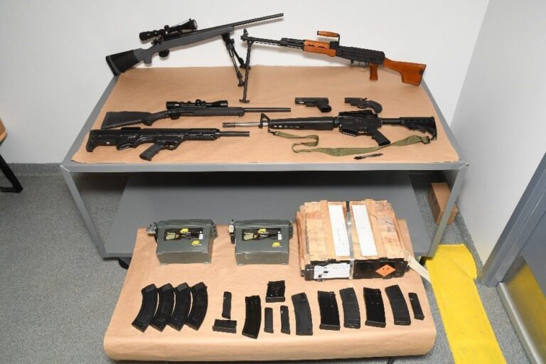 Man arrested after trove of guns, ammo found in Winnipeg home