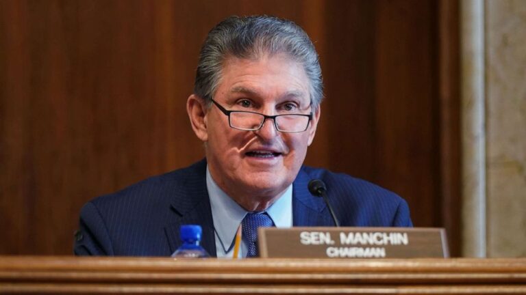 Fewer people will qualify for stimulus checks under new agreement on COVID-19 bill