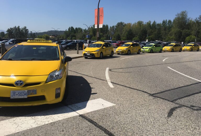 Online petition started in ongoing lockout between Kelowna taxi company, employees