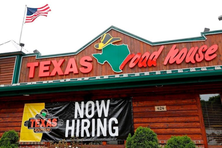 U.S. unemployment benefit claims fall to 684,000, fewest since COVID-19 pandemic