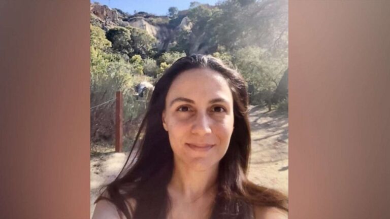 Woman missing in mountains after going on 1-day hike