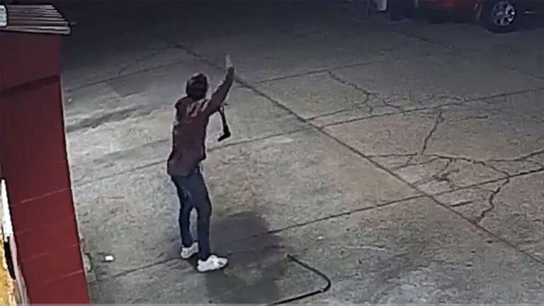 5 officers face manslaughter charges for shooting 15-year-old robbery suspect