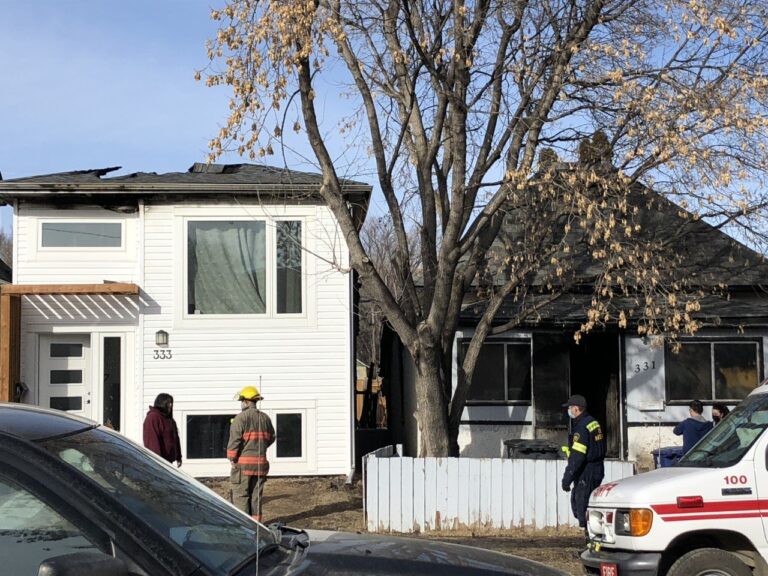 Saskatoon police and fire crews on scene of fire in Pleasant Hill neighbourhood