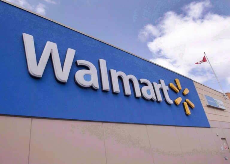 Vancouver police seek witnesses after man, woman seen arguing in Walmart parking lot Sunday