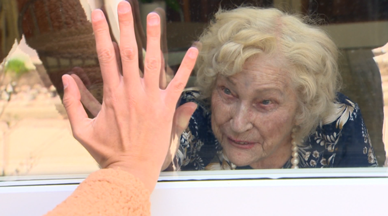 Coronavirus: Epidemiologist warns against ‘returning to normal’ with vaccinated seniors