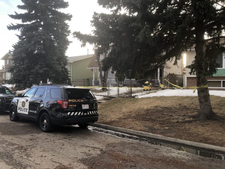 Homicide unit investigating suspicious death in southeast Calgary