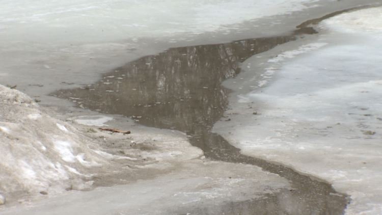 Ice is thin, so stay off the water: Lifesaving Society Manitoba