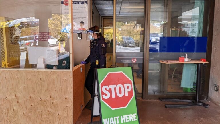 Upward trend continues as B.C. reports 634 new COVID-19 cases, four deaths