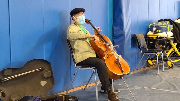 Yo-Yo Ma gives impromptu concert after receiving 2nd COVID shot