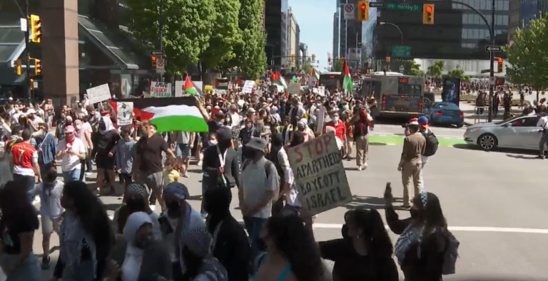 Supporters of Israel, Palestine take to Vancouver’s streets amid escalating Middle East violence