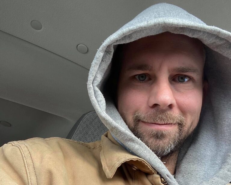Winnipeg anti-vaxxer arrested for trying to organize protest near upcoming Bomber game Winnipeg anti-vaxxer arrested for trying to organize protest near upcoming Bomber game