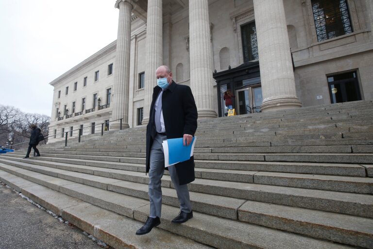 Health officials give update on COVID-19 situation in Manitoba