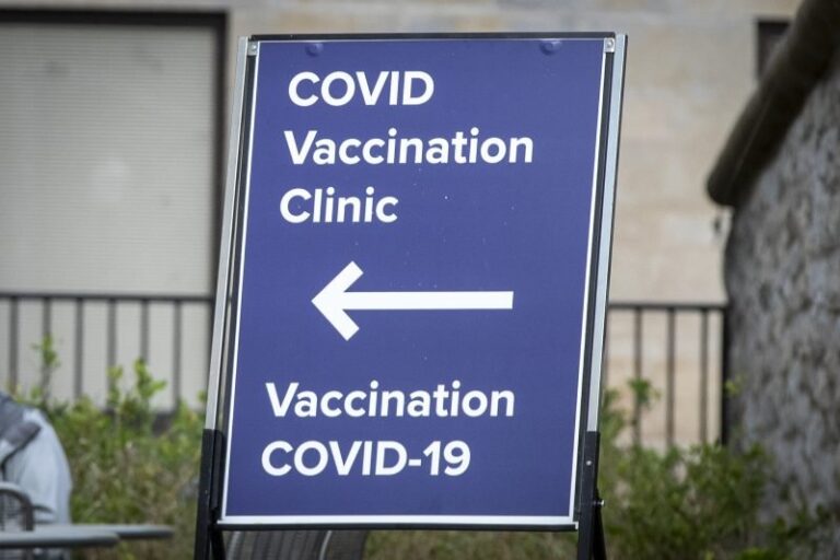Drop-in COVID-19 immunization clinics open at Telus Convention Centre, Genesis Centre