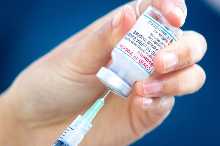 Not enough young Canadians are ‘offering their arm’ for COVID-19 vaccines: Tam