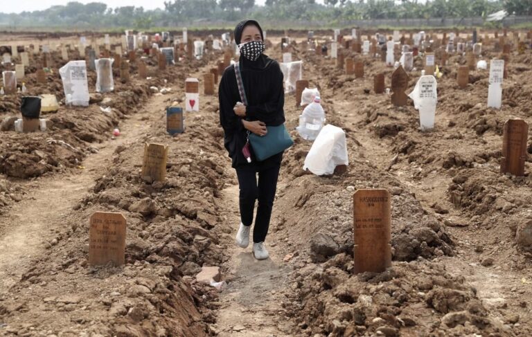 Over 4 million people worldwide have now died from COVID-19