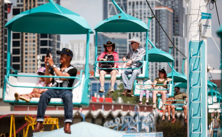 ‘It’s got to end some time’: Thousands attend Calgary Stampede music venue amid COVID-19